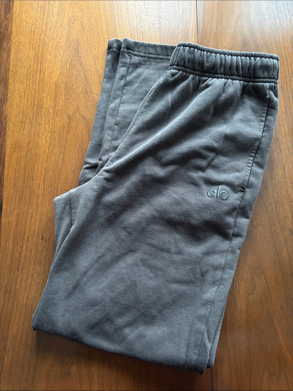 ALO Yoga Espresso Accolade Straight Leg Sweatpant